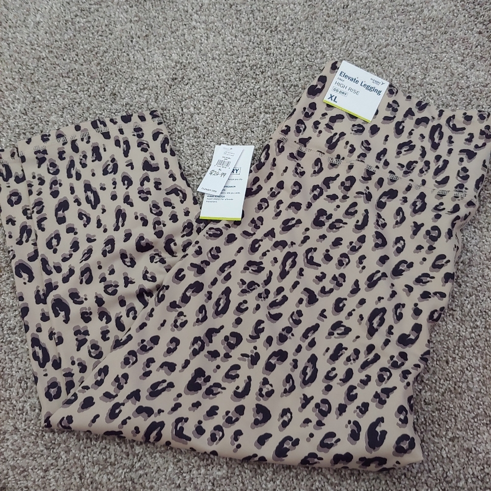 NWT Athletic Leggings - Capri Length